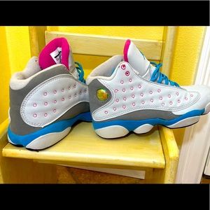 Womens Jordan’s lace up basketball shoes 8.5